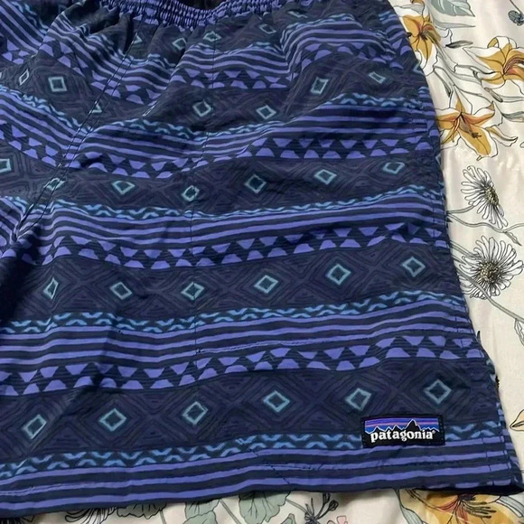 Patagonia lined shorts - Picture 3 of 7
